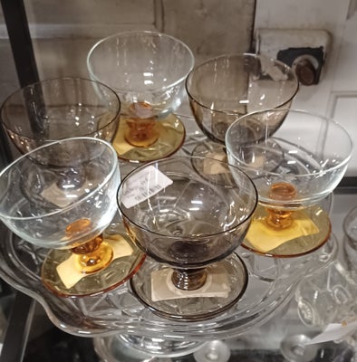 Glas, Dessert glas, Kastrup Pia, Kastrup Glasværk, Lis, Dessert skål på ravgul fod, 9cm høj, 10cm i 