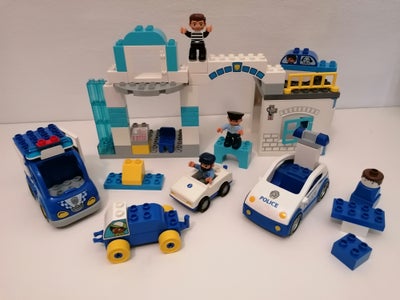 Lego Duplo, Politi, Politibiler, Den ene med blink og lyd, Mennesker samt forskellige klodser som er