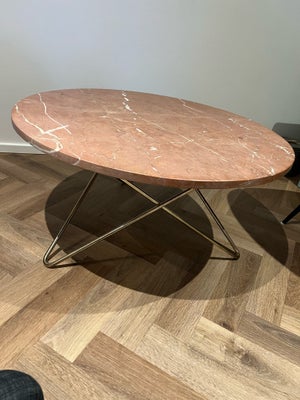 Sofabord, Ox Denmarq, Så fint et sofabord i lyserød/rosa marmor med messing ben. 

O Table i marmor 