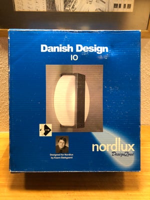 Anden arkitekt, Nordlux Model IO, væglampe, Udendørs/badeværelse lampe i Alu og opal. Design: Kaare 
