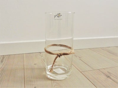 Vase, Glasvase, Blomstervase, , Sandra Rich Design, Som ny

Super flot håndlavet glasvase

Er en San