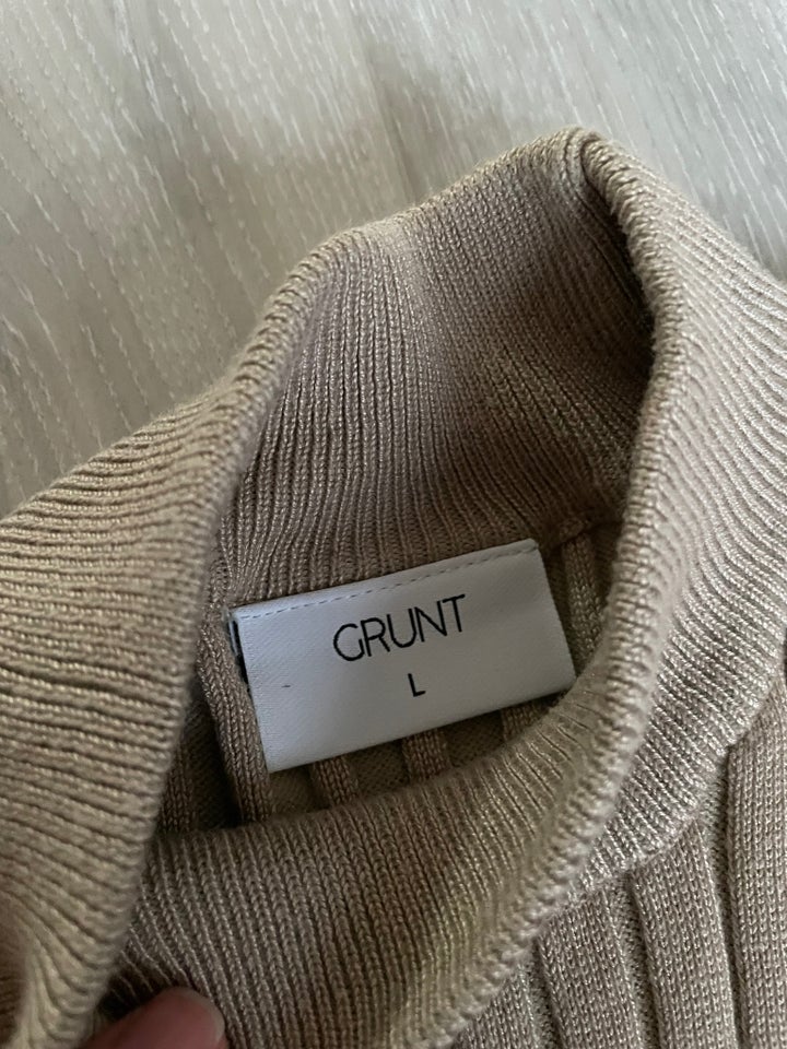 Sæt, Trøje og bukse, Grunt