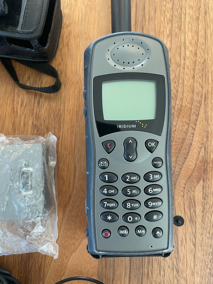 Iridium Motorola 9505a sattelite phone med tilbe...
