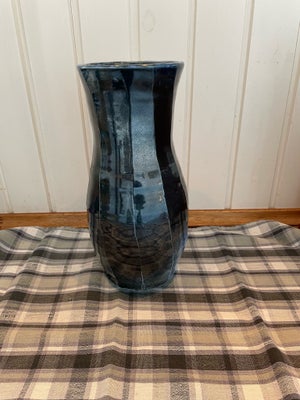 Vase, Christian Bruun, CPH, Flot stor designervase 
Højde 30 cm
Diameter 12 cm
Lille krakelering jf 