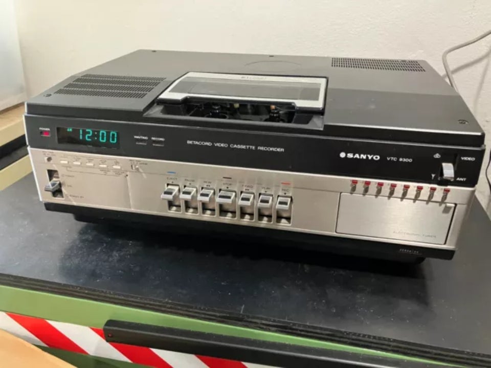 Betamax, Sanyo, VTC 9300