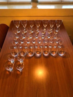 Glas, Vin og ølglas, Holmegaard Dråben, Sælges samlet, har aldrig været i opvaskemaskine og er uden 