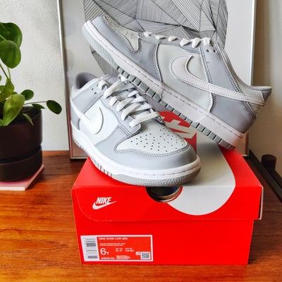 Sneakers, str. 38,5, Nike,  Ubrugt, Nike Dunk Low - Two Tone Grey (GS)

Str. 38,5 (24 cm)
Stand: 10/