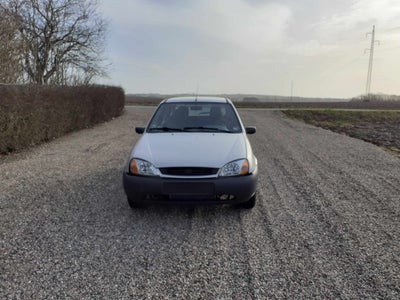 Ford Fiesta, 1,3 Ambiente, Benzin, 1999, km 123000, sølvmetal, nysynet, ABS, airbag, 3-dørs, central