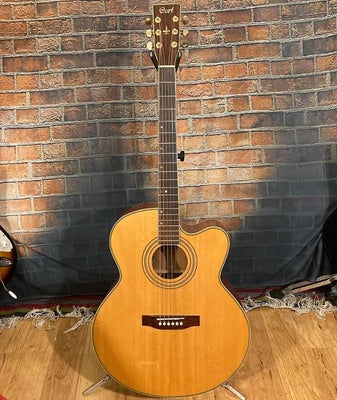 Western, Cort SJ-5F, Cort jumbo SJ-5F fra 2001. Topjusteret jumbo guitar fra Cort. Handmade i Korea.