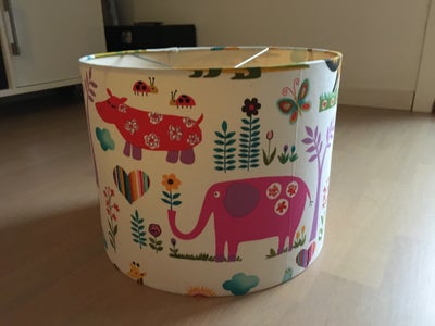 Børnelampe, Loftslampe til børneværelset. Har en del år på bagen, men er i fin stand. 
H: 26 cm. D: 