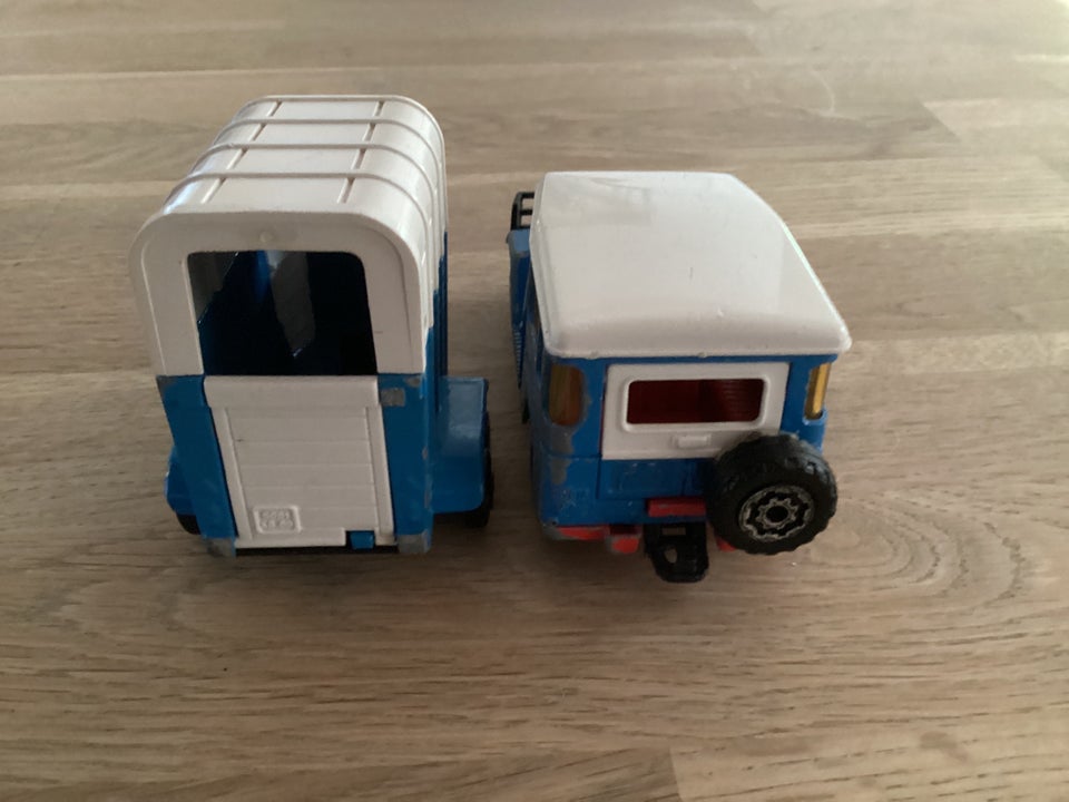 Modelbil, Majorette Toyota med Hestetrailer, skala 1:36