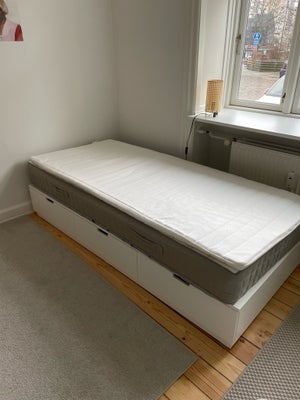 Enkeltseng, Ikea Nordli, b: 90 l: 200, Nordli seng med skuffer. 2 år gammel men kun brugt halvdelen 
