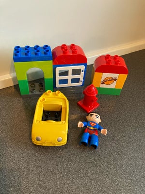 Lego Duplo, Superman med bil og tilbehør, Alm brugstegn. Kan sendes på købers regning, ved køb for m
