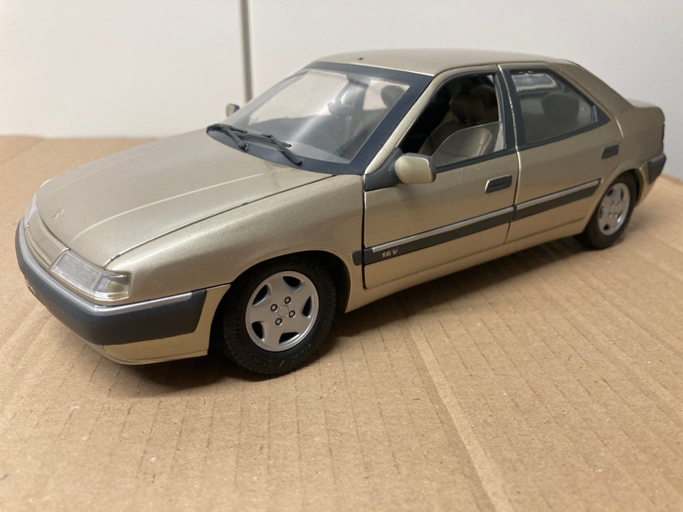 Modelbil, Citroën Xantia 1/18, skala 1:18