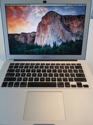 MacBook Air, 13", Mid 2011, Intel Core i5 1.7 GHz, 4 GB ram, 120 GB harddisk, God, Amerikansk tastat