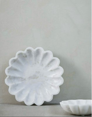 Fad, Lene Bjerre, Ellia marmor bowl fra Lene Bjerre. 
Aldrig brugt! Stadig i indpakningen. 
30 cm

D