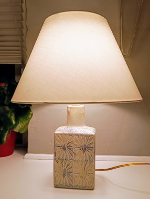 Anden bordlampe, Desiree, Skøn keramik bordlampe fra Desiree. 
Lækre lyse farver. 
Ingen skader. 
Ha