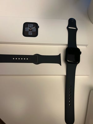Smartwatch, Apple, It’s a midnight color Apple Watch SE 2023 40 mm. Battery capacity is %100. The wa