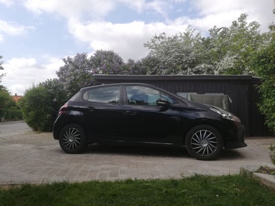 Peugeot 208, 1,2 VTi Active, Benzin, 2014, km 219800, sort, træk, nysynet, aircondition, ABS, airbag