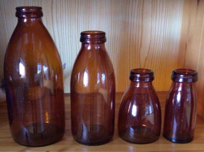 Flasker, Mælkeflasker BRUNE, Sæt af brune mælkeflasker . Samlet kr 125,- plus evt fragt kr 50,-( til