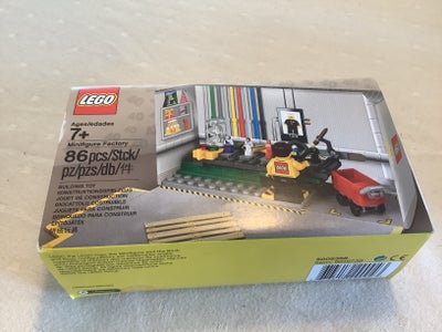 Lego Exclusives, 5005358 Minifigure Factory, 5005358 Minifigure Factory

Nyt og uåbnet sæt sælges.

