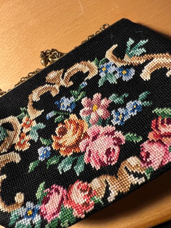 Clutch, andet mærke, broderi