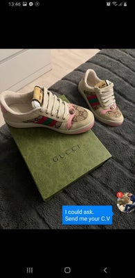 Sneakers, str. 37, Gucci, I want  to sale  this brand new shoes from  Gucci.  I got  the wrong  size