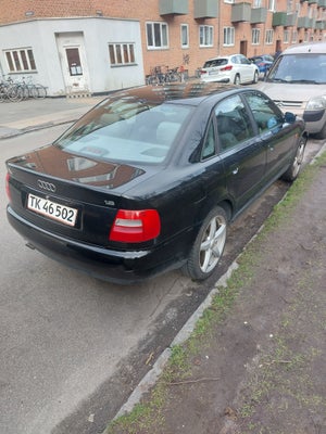 Audi A4, 1,6, Benzin, 1999, km 207000, sort, 4-dørs, Audi A4 1,6  Limousine, årgang 1999,sælges på A