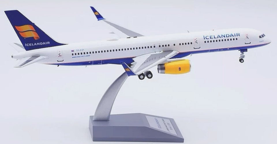 Modelfly, Icelandair Boeing 757-200, skala 1:200