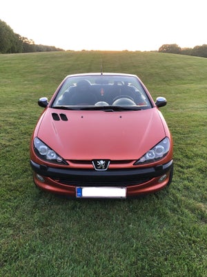 Peugeot 206, 1,6 16V CC, Benzin, 2002, km 251000, orange, nysynet, aircondition, ABS, airbag, 2-dørs