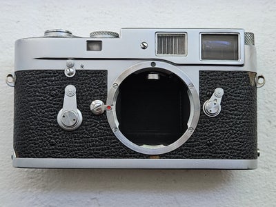 Leica, M2, In used condition with full functionalities, but without testing with film yet