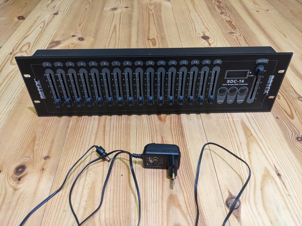 Rack mount DMX console, Botex SDC-16