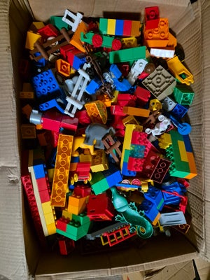 Lego Duplo, Kæmpe pakke med blandet Lego Duplo.

Masser af klodser, figurer, dyr, køretøjer mm.
Alt 