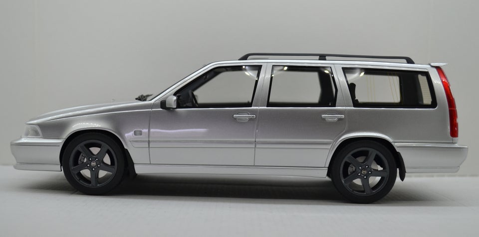 Modelbil, DNA V70R, skala 1:18