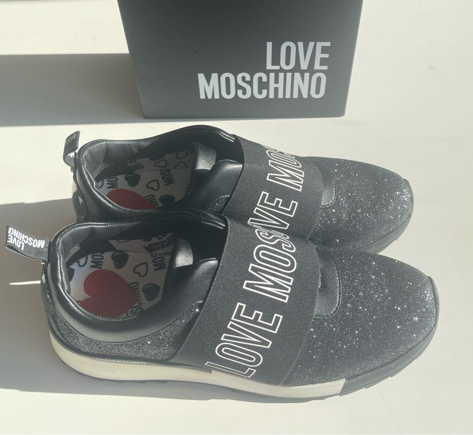 Sneakers, str. 39, MOSCHINO