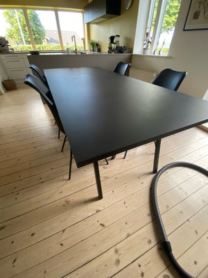 Spisebord, Linoleum, Hay, b: 92 l: 200, Nypris: 5.200 kr

Loop stand table - spisebord fra Hay
Desig