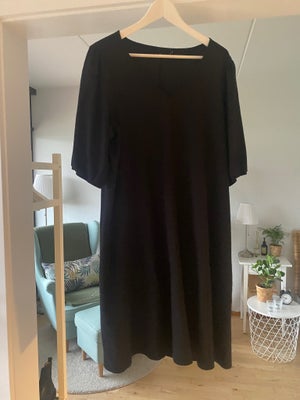 Sommerkjole, Zizzi, str. XL,  Sort,  Viscose,  Næsten som ny