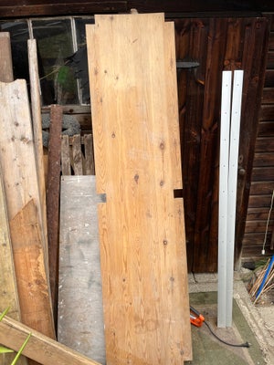 Planker, Fyrretræ, Gammel skabsside. 20 mm 2,22m x 53 cm. 
Billederne er taget fra begge sider. 150k