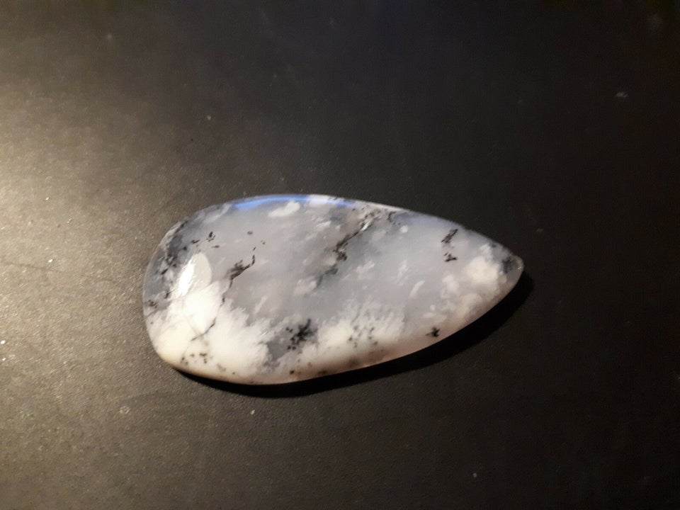Smykker og sten, Moos Opal