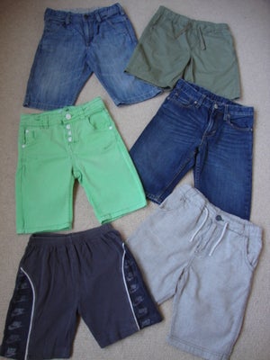 Shorts, 7 par shorts, Nike, Mads & Mette, H&M, str. 128, 7 par shorts:
1 par grå Nike shorts med net
