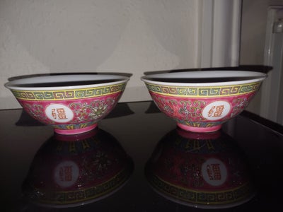 Keramik, 2 risskåle, Jingdezhen china, I fin stand 
12x6 cm
75 kr stk