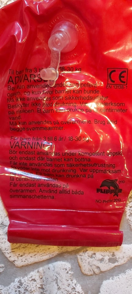 Badeluffer, Hello Kitty svømmevinger