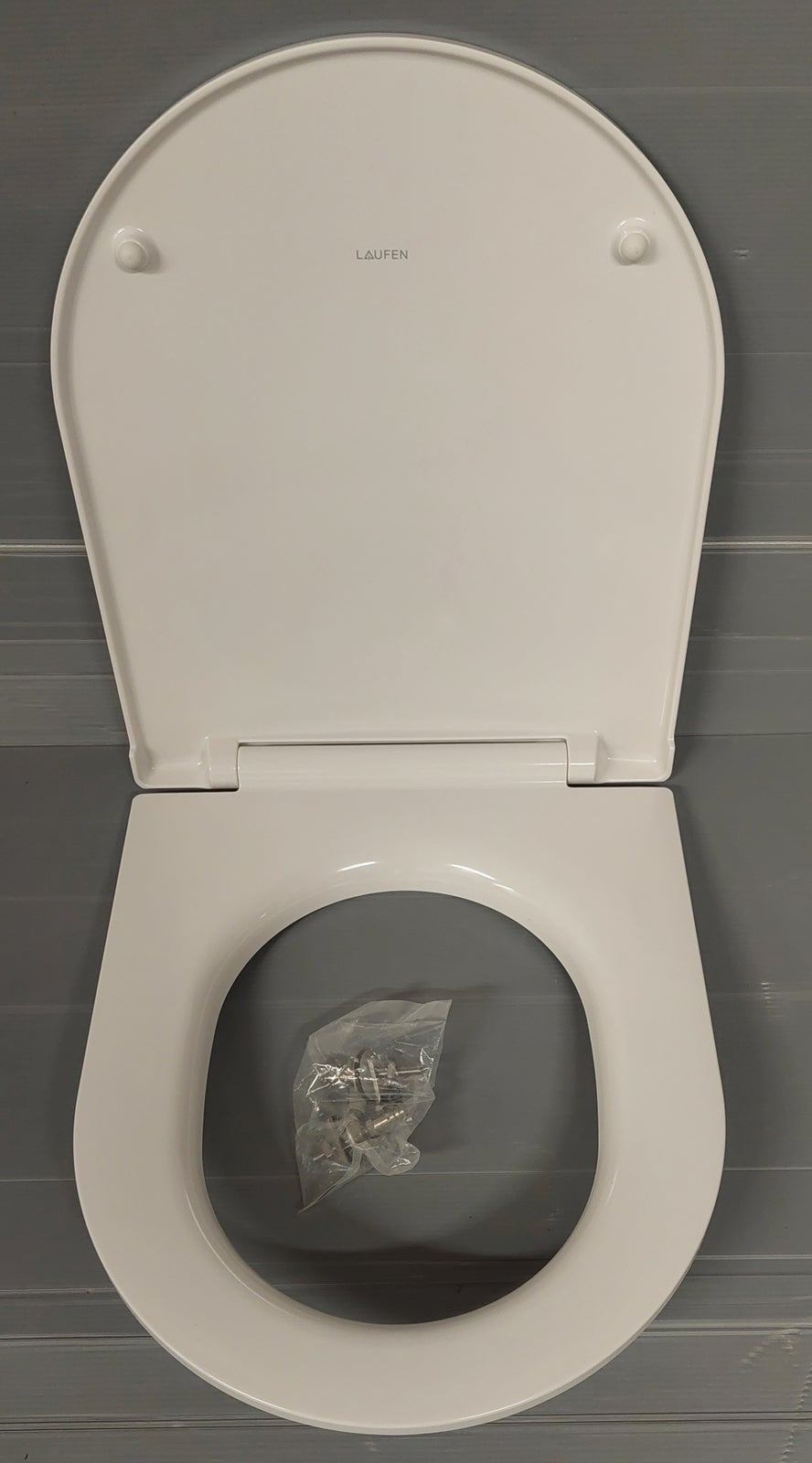 Toilet, Laufen pro med sæde, væghængt