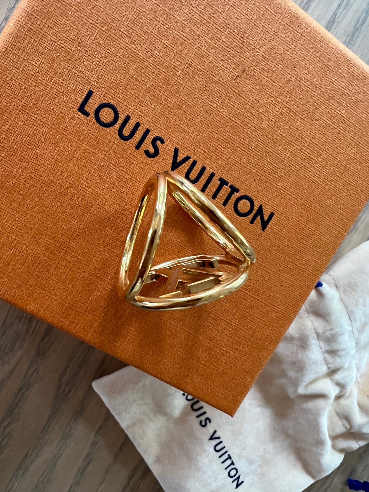 Louis Vuitton Louise Scarf Ring Metal Gold 131292103