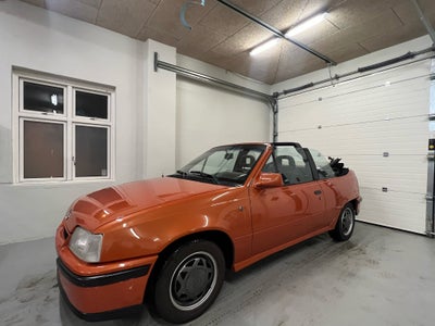Opel Kadett, 1,6i Cabriolet, Benzin, 1992, km 157000, orange, nysynet, 2-dørs, Kør sommeren i møde i