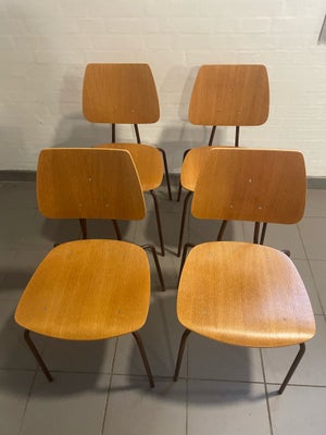 Spisebordsstol, Egetræ, Skolestole, 4 super fine Skolestole i egetræ - meget velholdte 
Stk 250,- sæ