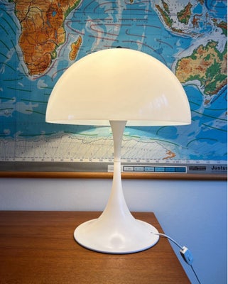Verner Panton, Panthella bord, bordlampe, Virkelig flot bordlampe af Verner Panton, har en lille ska