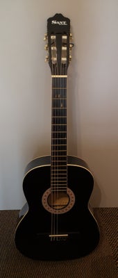 Klassisk, andet mærke Sant Guitar, Som på fotos. Størrelse: 4/4 (fuld størrelse).
Saddelbredde: 50 m
