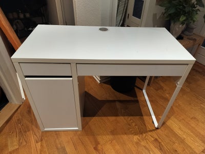 Skrivebord, Ikea, Med brugsspor