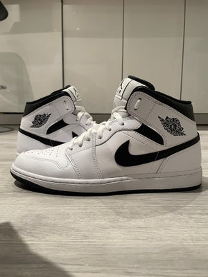 Sneakers, Nike Air Jordan, str. 45,5,  Hvid og sort,  Læder,  Ubrugt, Hej, 
Jeg sælger disse split n